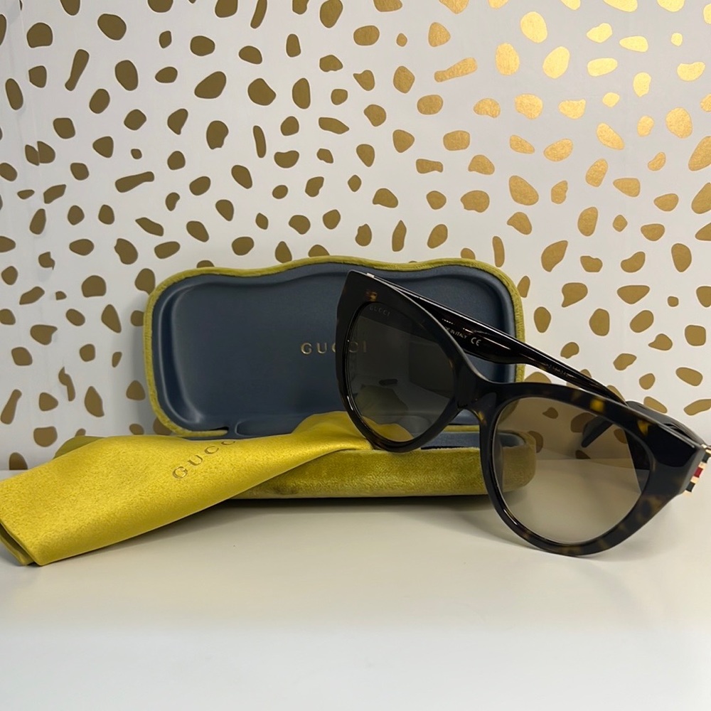 Guccis sunglasses